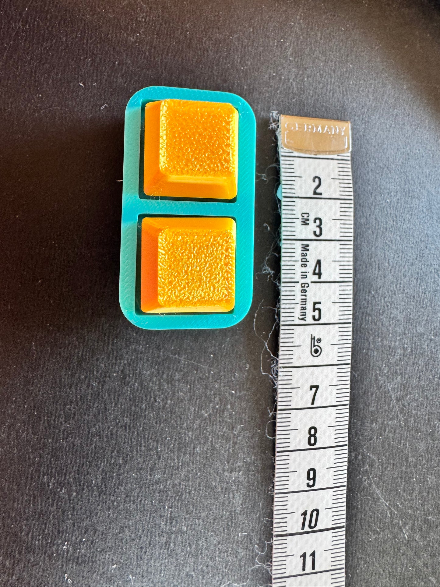2 knappede fidget